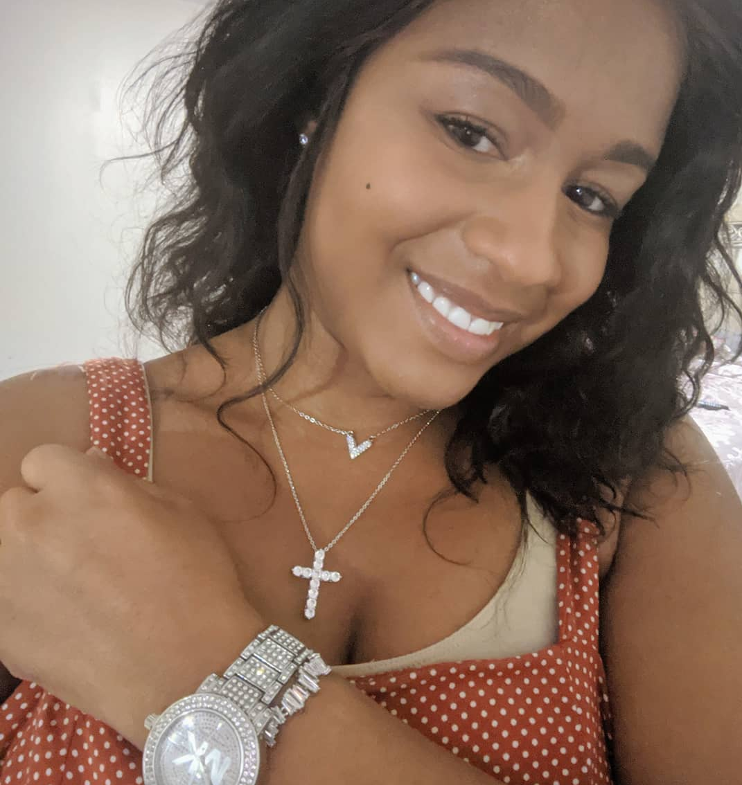 V Vibes Necklace